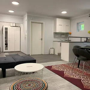  Apartment Stefania